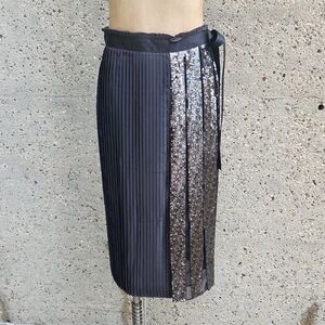 Seventy Pleated Sequin skirt